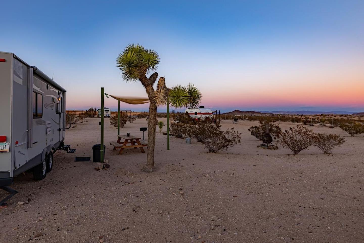Jt Village Campground - Casa Pequena Joshua Tree Dış mekan fotoğraf
